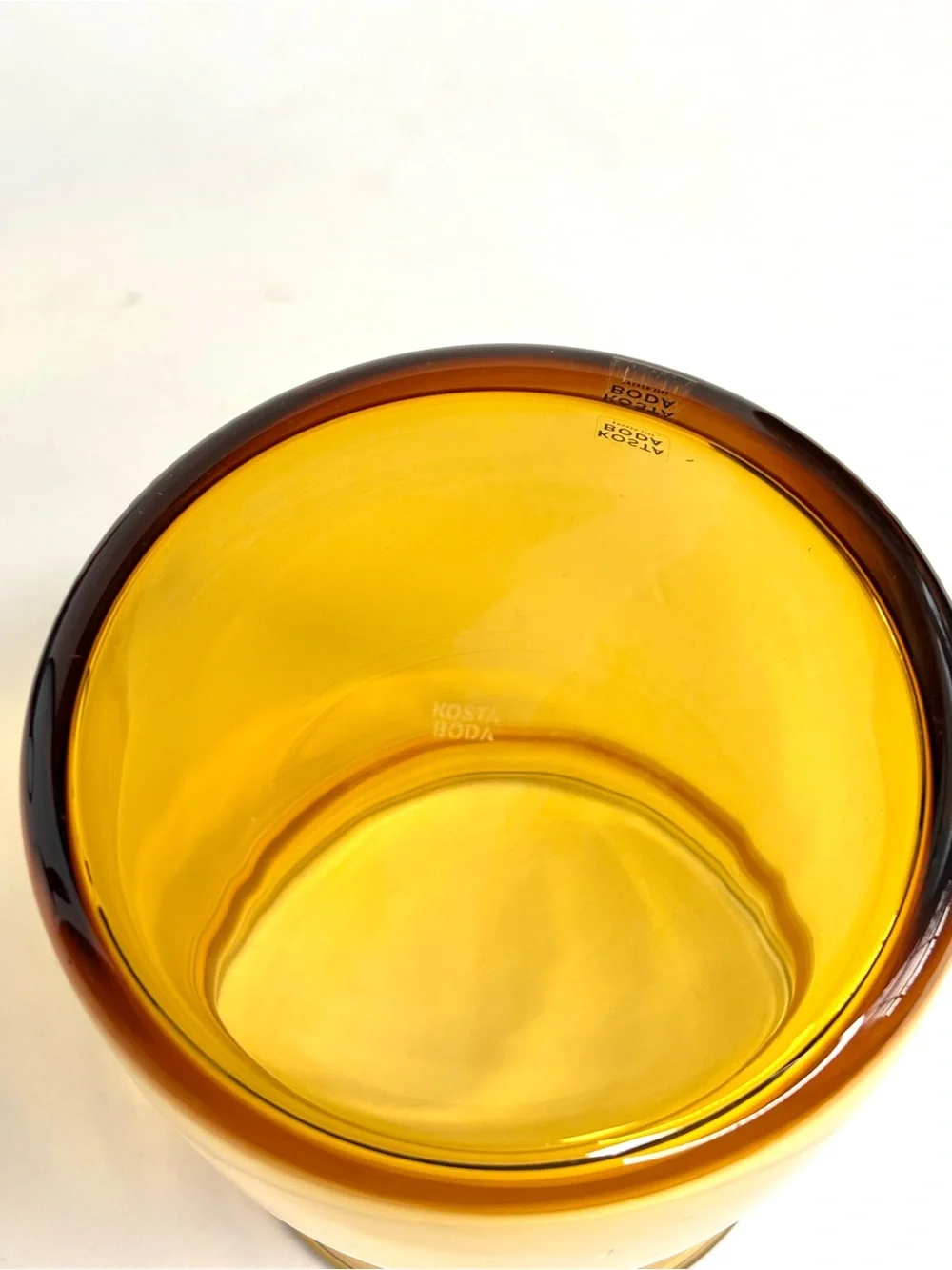 Kosta Boda Sweden Honey Amber-Toned Sculptural Minimalist‎ Blown Art Glass Vase